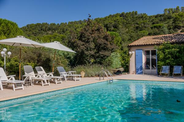 Camps-la-Source (83170) Jolie maison avec piscine, vue et chambre d'amis