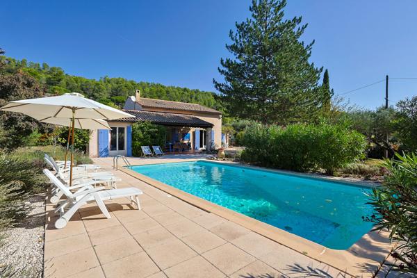 Camps-la-Source (83170) Jolie maison avec piscine, vue et chambre d'amis