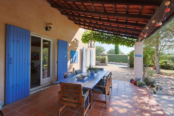 Camps-la-Source (83170) Jolie maison avec piscine, vue et chambre d'amis