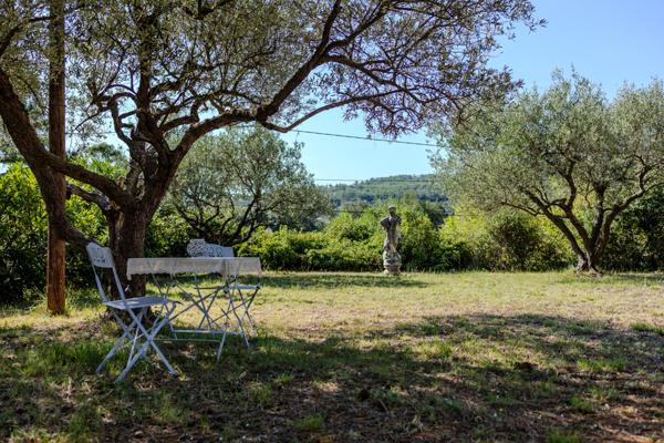Camps-la-Source (83170) Jolie maison avec piscine, vue et chambre d'amis