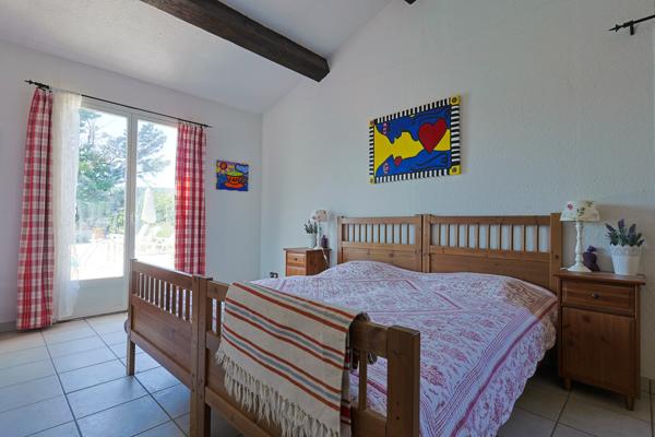 Camps-la-Source (83170) Jolie maison avec piscine, vue et chambre d'amis