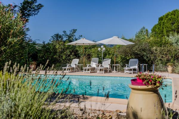 Camps-la-Source (83170) Jolie maison avec piscine, vue et chambre d'amis