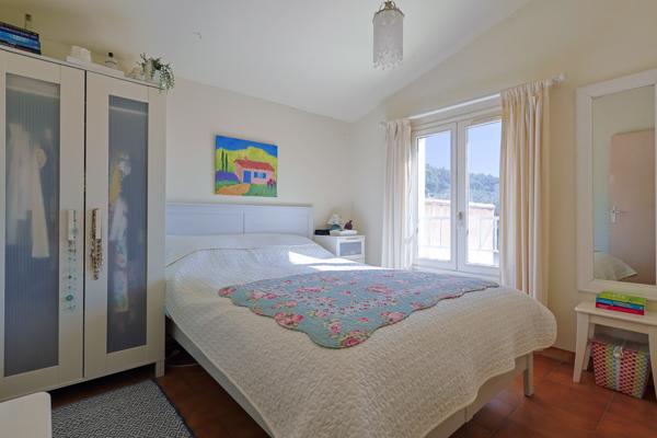 Camps-la-Source (83170) Jolie maison avec piscine, vue et chambre d'amis