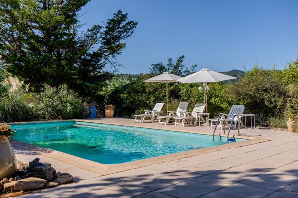 Camps-la-Source (83170) Jolie maison avec piscine, vue et chambre d'amis