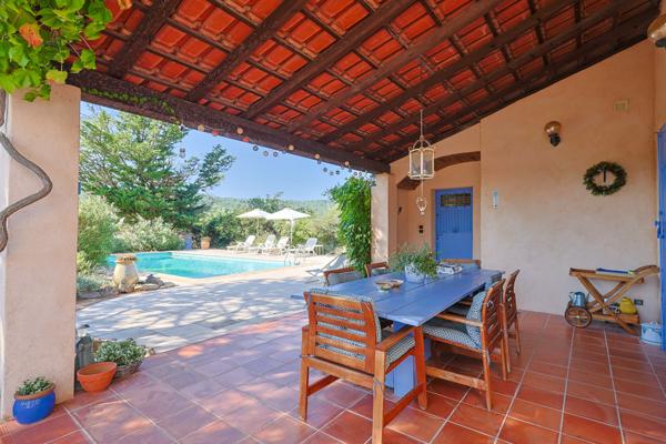 Camps-la-Source (83170) Jolie maison avec piscine, vue et chambre d'amis