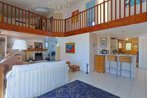 Camps-la-Source (83170) Jolie maison avec piscine, vue et chambre d'amis