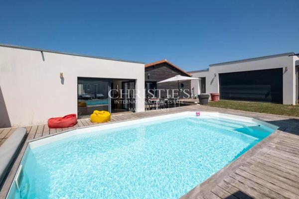 Lumineuse Maison et sa piscine à 10 min des plages de Châtelaillon