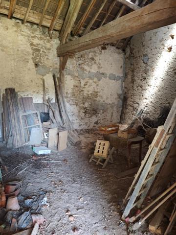 Maison et bâtiment à rénover – Dun-le-Poëlier, proche Chabris