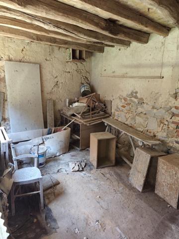 Maison et bâtiment à rénover – Dun-le-Poëlier, proche Chabris