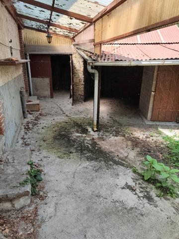 Maison et bâtiment à rénover – Dun-le-Poëlier, proche Chabris