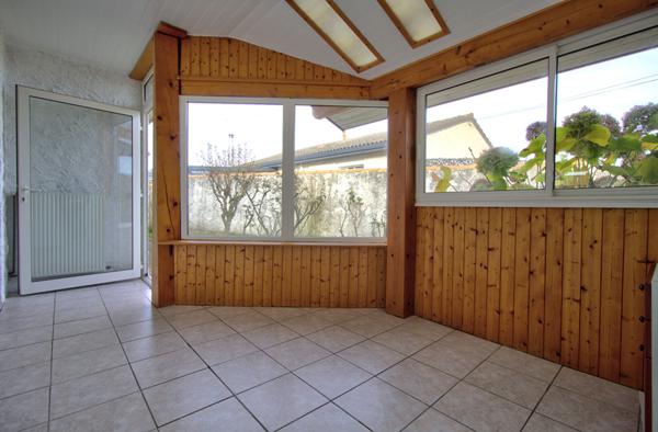 LE PASSAGE - Maison plain-pied de 88 m² avec 3 chambres, garage et jardin autour sur un terrain de 280 m² environ