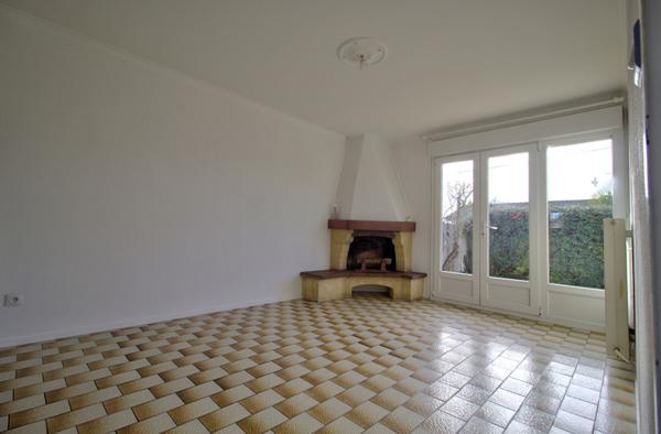 LE PASSAGE - Maison plain-pied de 88 m² avec 3 chambres, garage et jardin autour sur un terrain de 280 m² environ