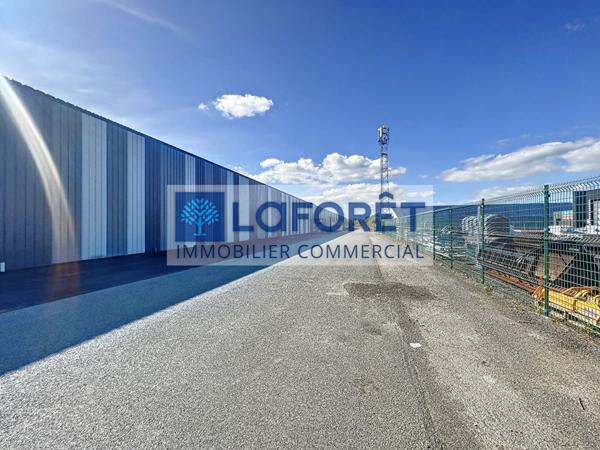 Location local commercial Bressuire - 7846 m² - 30 €/mois