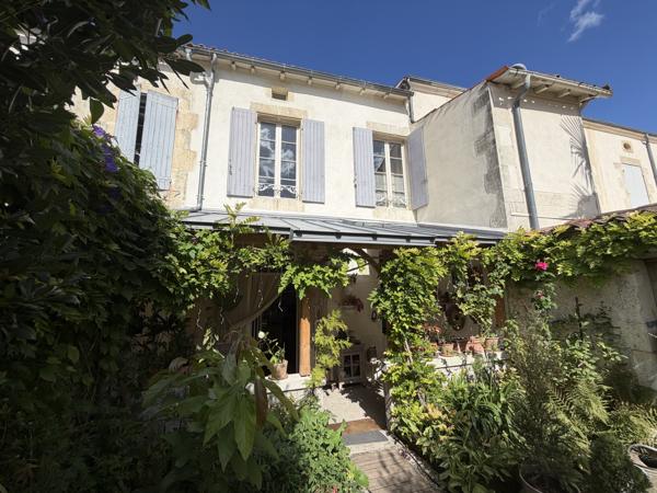 Maison
         4 pièces
        - 93 m² 242 500 € *