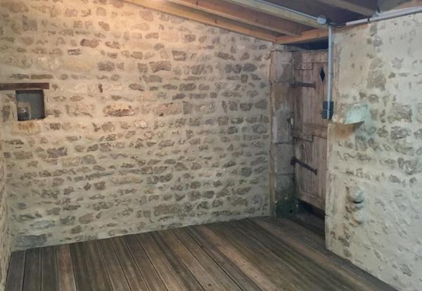 Maison
         4 pièces
        - 93 m² 242 500 € *