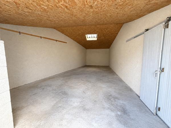 Maison
         4 pièces
        - 93 m² 242 500 € *