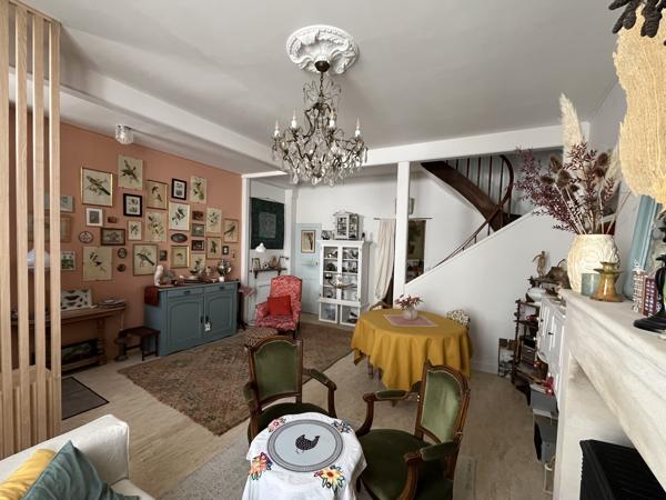 Maison
         4 pièces
        - 93 m² 242 500 € *