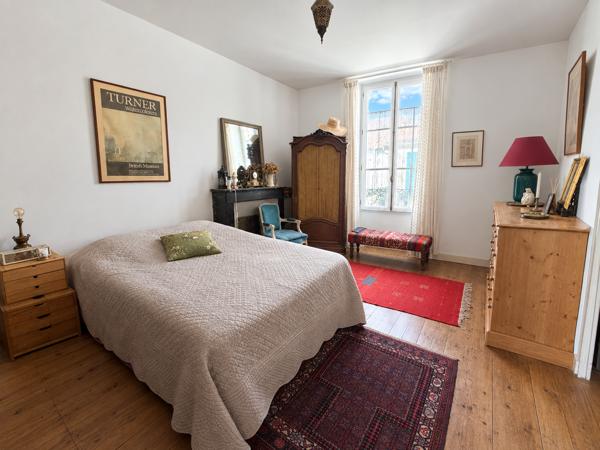 Maison
         4 pièces
        - 93 m² 242 500 € *