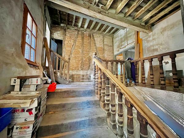 Immeuble de caractère de 320m² au coeur de Lisle-sur-Tarn.