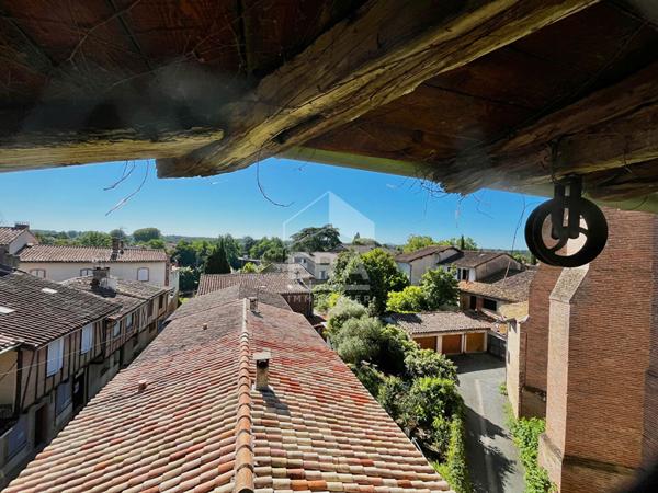 Immeuble de caractère de 320m² au coeur de Lisle-sur-Tarn.