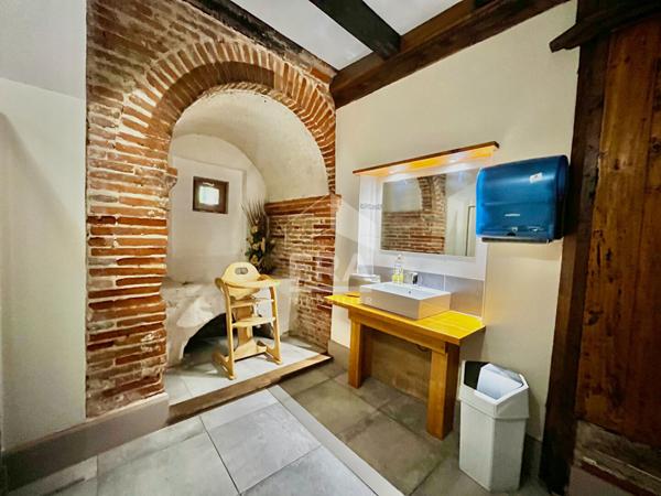 Immeuble de caractère de 320m² au coeur de Lisle-sur-Tarn.