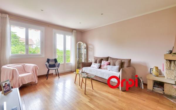 Maison à vendre    5 pièces •  Craponne