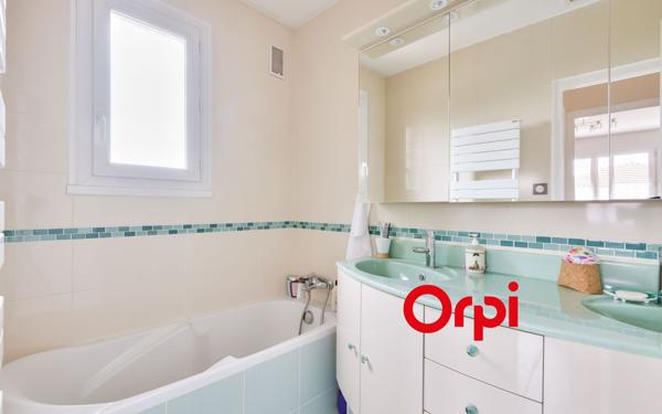 Maison à vendre    5 pièces •  Craponne