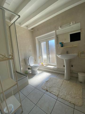 Maison familiale 8 pièces - 206 m2 - Centre ville de Neuville-aux-bois