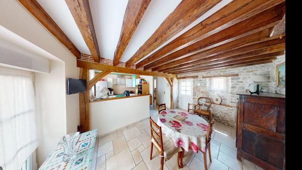 Maison familiale 8 pièces - 206 m2 - Centre ville de Neuville-aux-bois