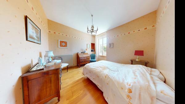 Maison familiale 8 pièces - 206 m2 - Centre ville de Neuville-aux-bois