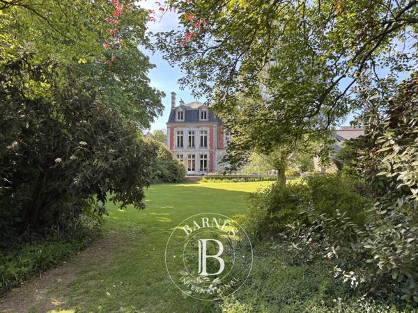 Condé-en-Normandie, Maison de ville 7 Chambres  à vendre