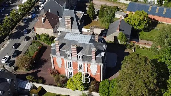 Condé-en-Normandie, Maison de ville 7 Chambres  à vendre