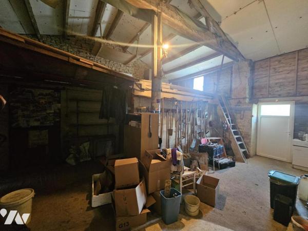 Maison trois chambres - grande dépendance et garage