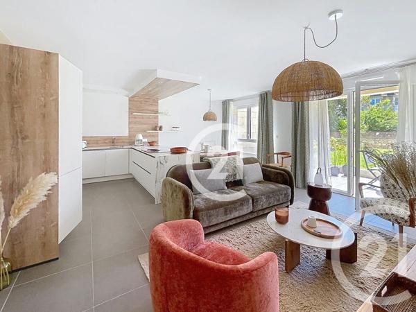 Appartement F4 à vendre  4 pièces - 76 m 2   CAEN  - 14