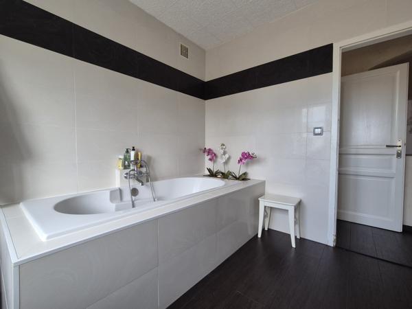 Sainte-Barbe (57640) Maison familiale 6 pièces 183 m²