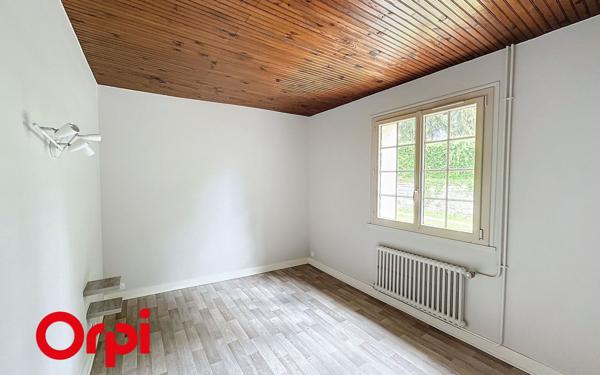 Maison à vendre    6 pièces •  Cherré