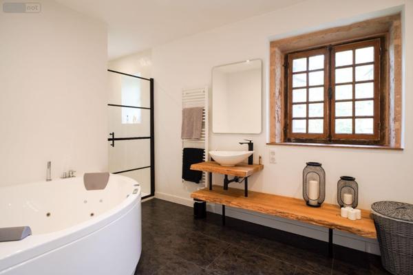 Maison restaurée à vendre à Charnay-lès-Mâcon en Saône-et-Loire (71850), ref : 13779/975