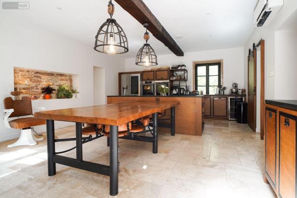 Maison restaurée à vendre à Charnay-lès-Mâcon en Saône-et-Loire (71850), ref : 13779/975