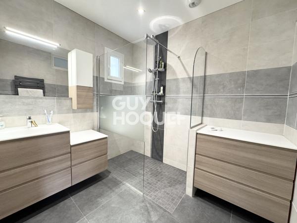 MAISON À LOUER DE 5 PIÈCES DE 164,50 M²