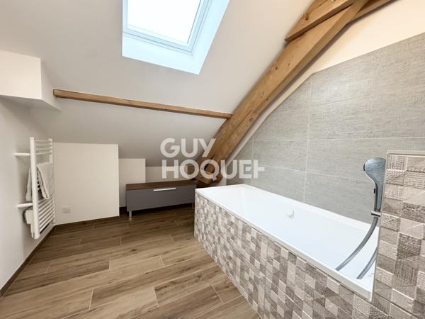 MAISON À LOUER DE 5 PIÈCES DE 164,50 M²