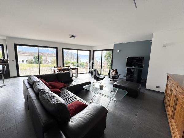 MAISON À LOUER DE 5 PIÈCES DE 164,50 M²