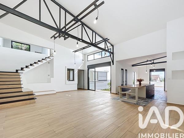 Maison à vendre 6 pièces 181 m² Saint-Denis