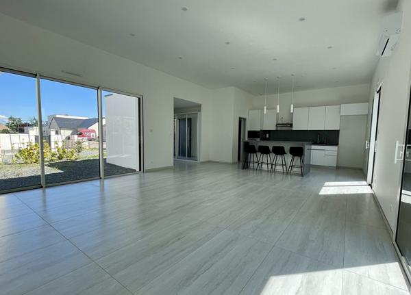 Brissac-Quincé - maison récente avec 4 chambres - jardin et garage à seulement 23 minutes de la Gare d'Angers