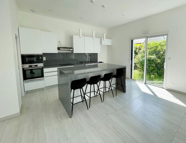 Brissac-Quincé - maison récente avec 4 chambres - jardin et garage à seulement 23 minutes de la Gare d'Angers