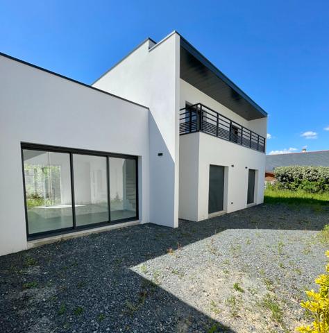 Brissac-Quincé - maison récente avec 4 chambres - jardin et garage à seulement 23 minutes de la Gare d'Angers