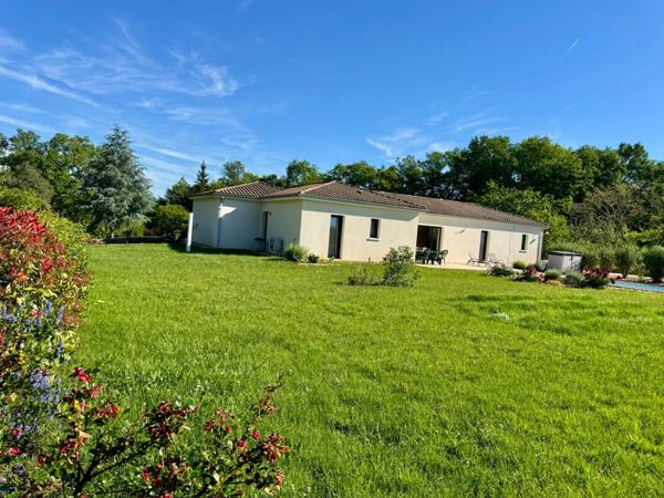 Villa Contemporaine de 2019 – Piscine, Vue Dégagée