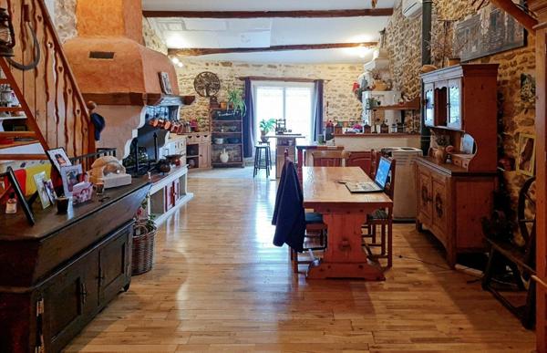 Maison à vendre    6 pièces • 140 m2 Cruis