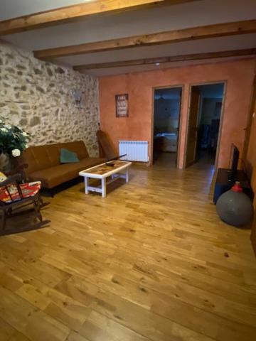 Maison à vendre    6 pièces • 140 m2 Cruis