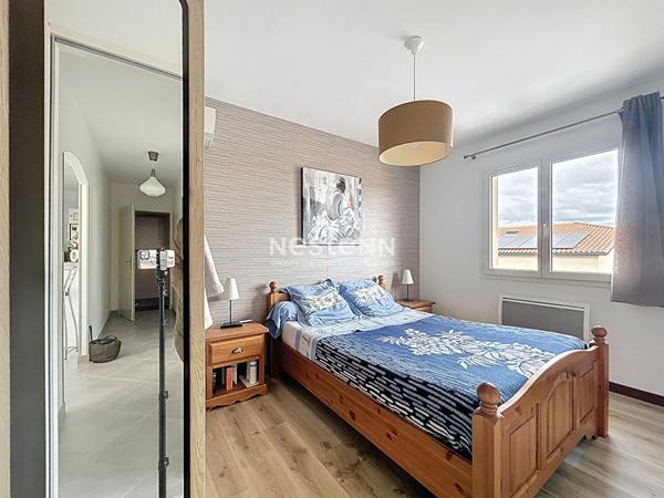 Nouveaute sur le marche villa recente en 3 faces avec superbe vue degagee.