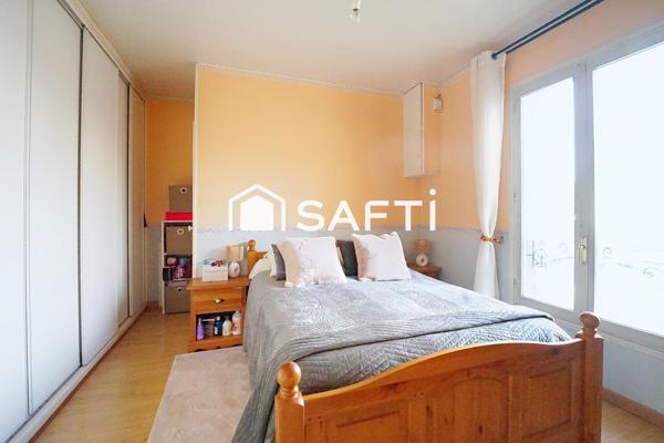 Maison familiale au calme avec jardin, cour, garage et 2 accès – Proche métro La Dhuys (Ligne 11)